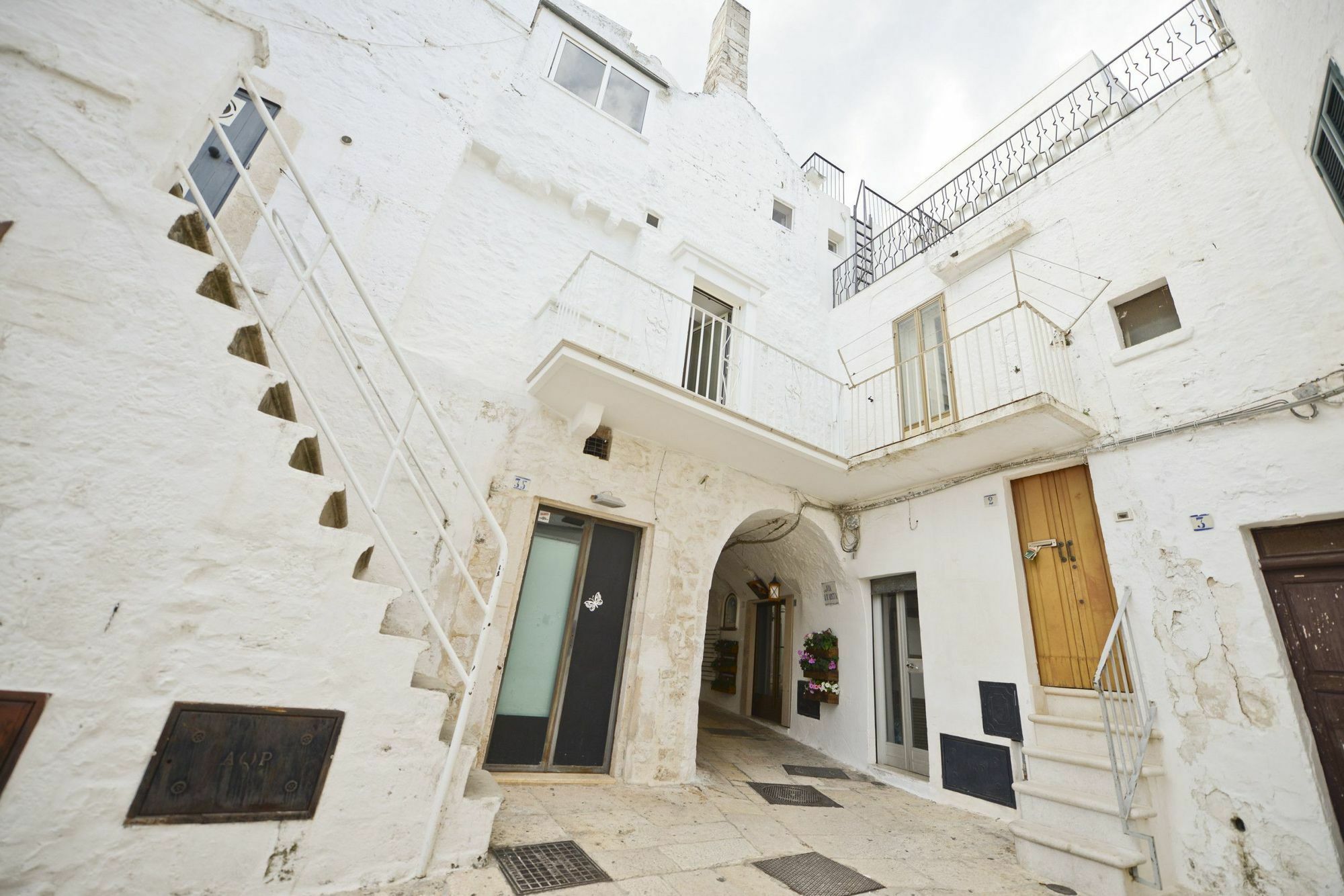 Casetta Arco Con Balcone Cisternino Exterior photo